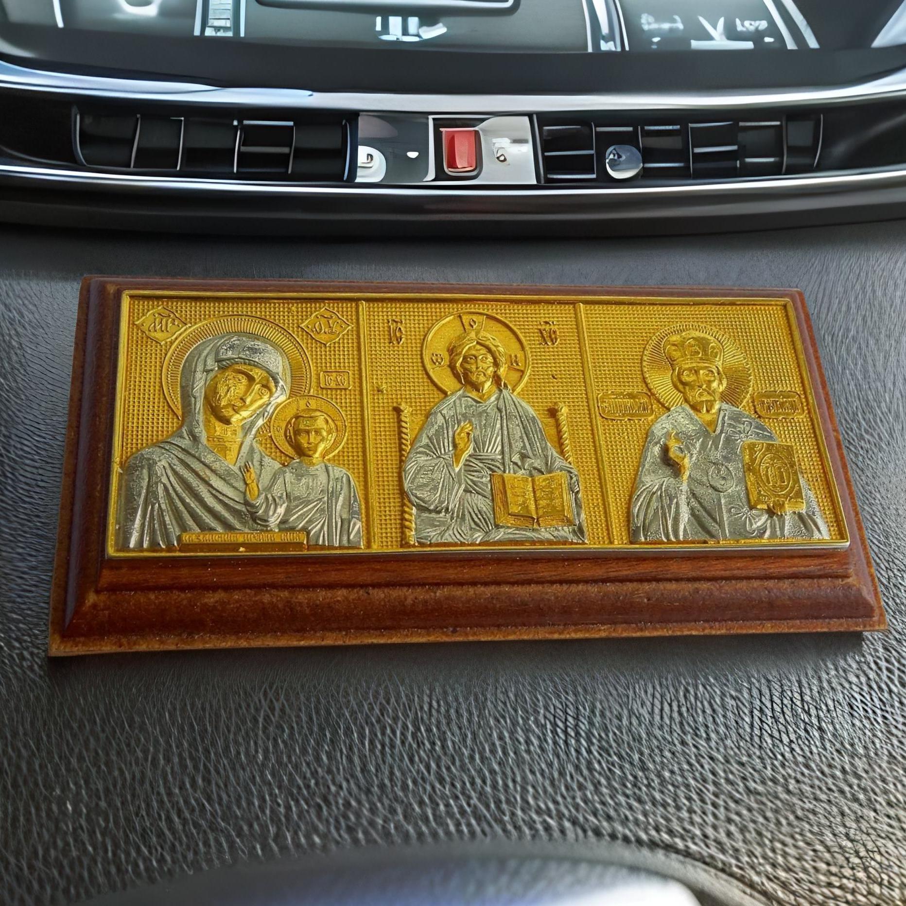 Бронзовая икона в автомобиль